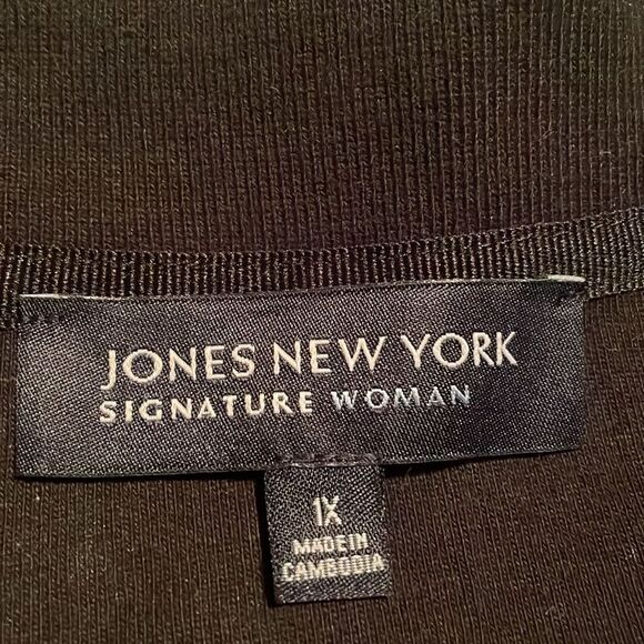 1X Jones New York Signature Woman black long sleeve with gold buttons collar top - Picture 3 of 8